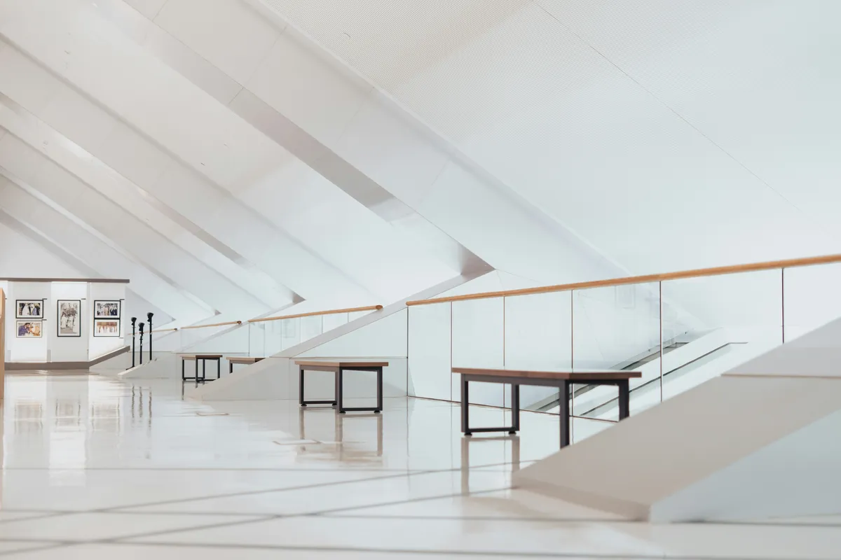 Estrutura de estande corporativo, ambiente vazio